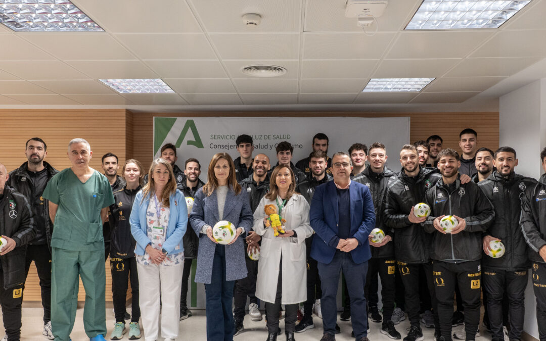 Jaén Paraíso Interior lleva ilusión y sonrisas al Hospital Materno Infantil