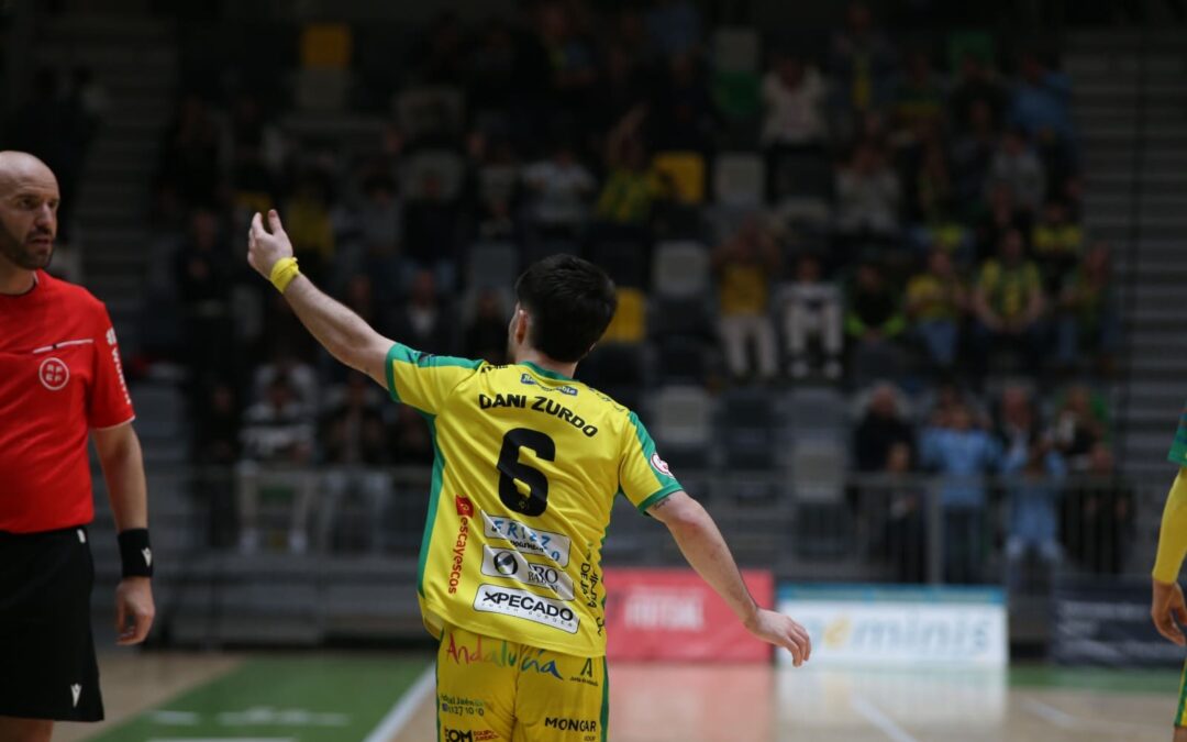 Dani Zurdo desata la locura y Jaén rescata un punto